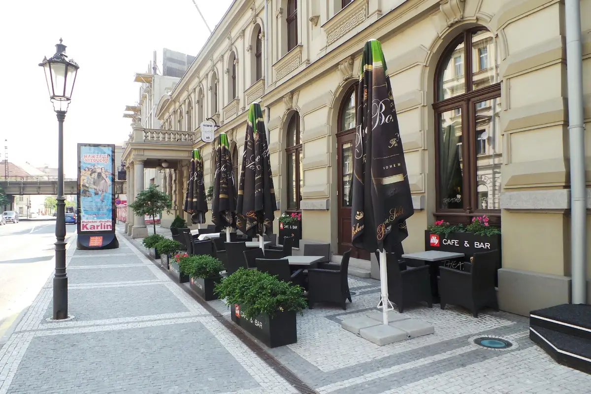 Theatro Cafe & Restaurant foto 1
